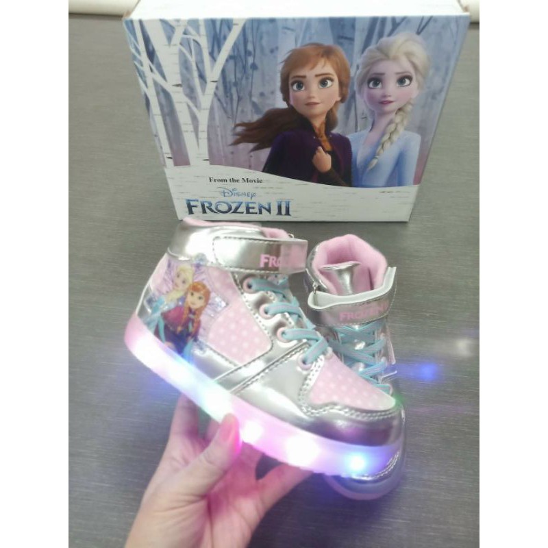 Giày thể thao cho bé