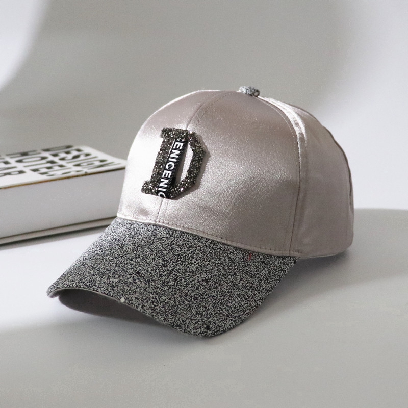 Young and dynamic Korean style cap for women