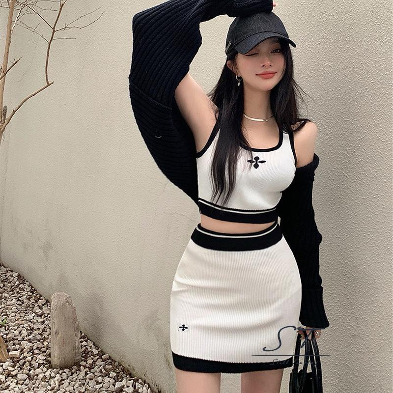 Bộ Áo Dệt Kim Sát Nách Cổ Chữ U Màu Sắc Tương Phản Phối Chân Váy Ngắn Lưng Cao Mini Thời Trang Cho Nữ CY03