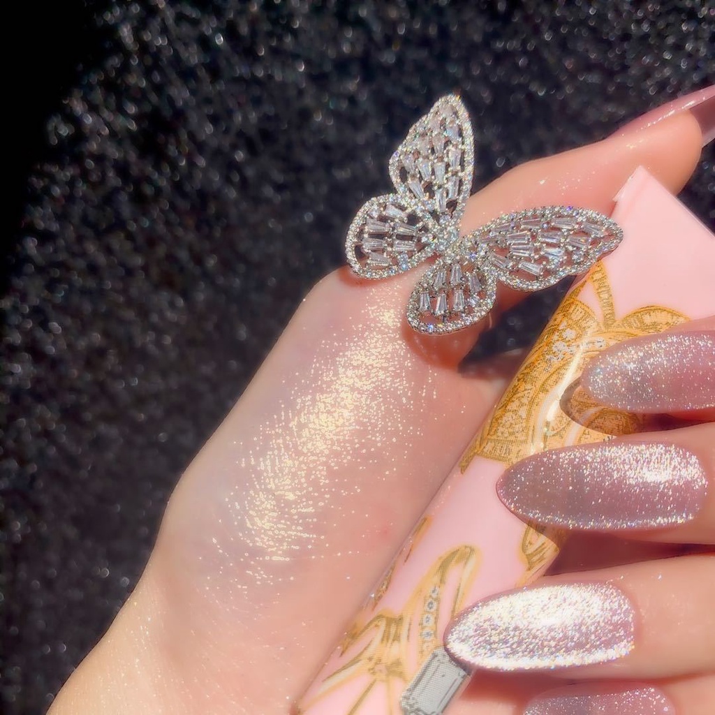 Kem bắt sáng dạng lỏng ánh ngọc trai phong cách Hàn Quốc sành điệu