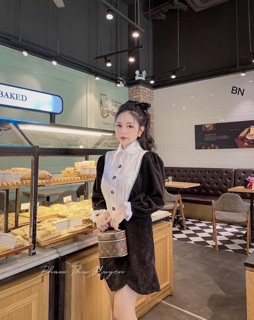Váy Nhung Tăm Cổ Sơ Mi Ren