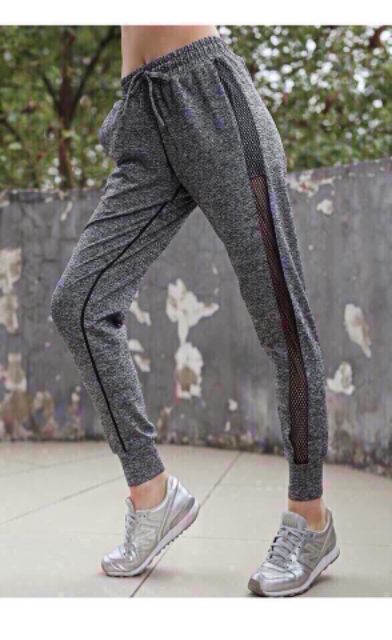 Quần thể thao nữ