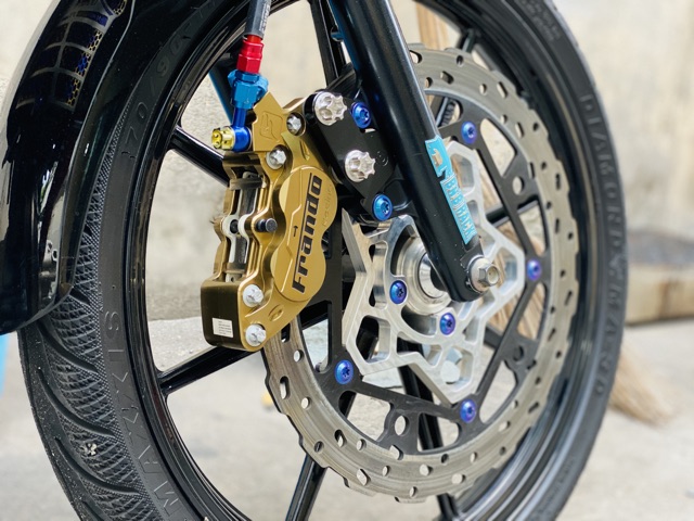 Bộ lòng dĩa pát heo Brembo 4Pis Suzuki Satria Raider Fi