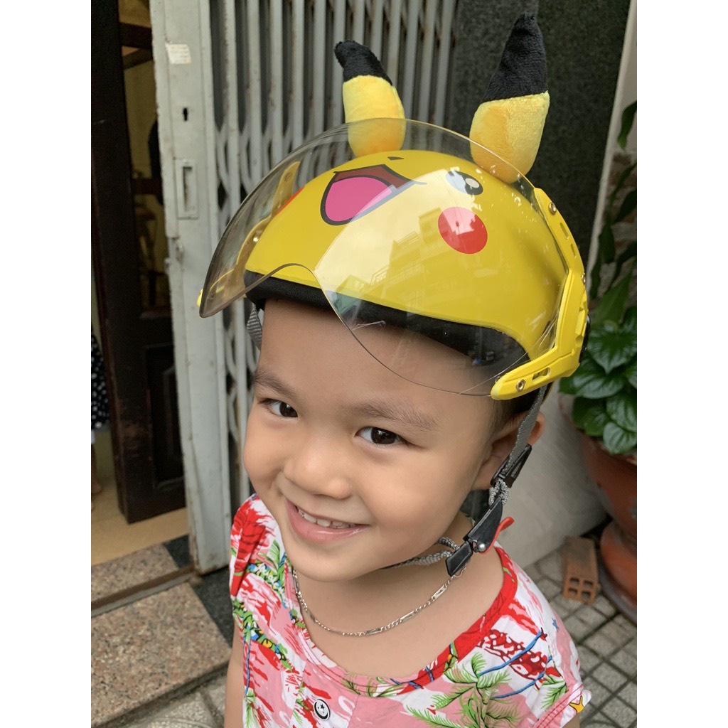 MŨ/ NÓN BẢO HIỂM TRẺ EM CÓ KÍNH HÌNH PICACHU -SIÊU NHẸ - LỚP LÓT THÔNG HƠI - TỪ 2 ĐẾN 6 TUỔI