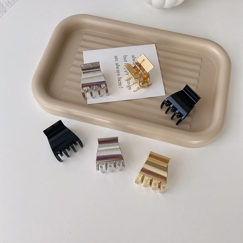 Kẹp Tóc Mini Bằng Kim Loại Hình Cá Mập Tiện Dụng Cho Nữ