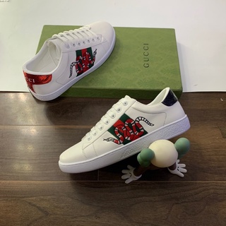 Giày da sneaker dây buộc thêu vạch rắn gót vảy cao cấp