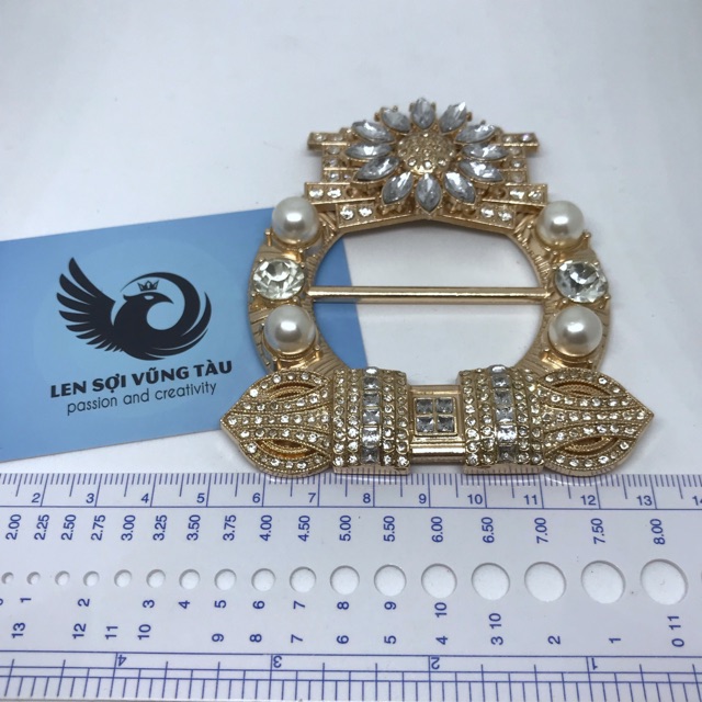 Khoá miu màu trắng