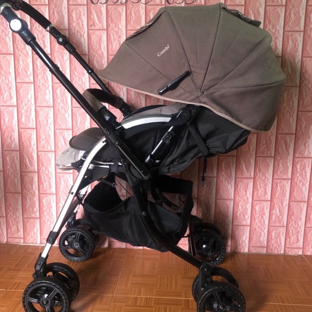 xe đẩy combi diaclass mới 97%