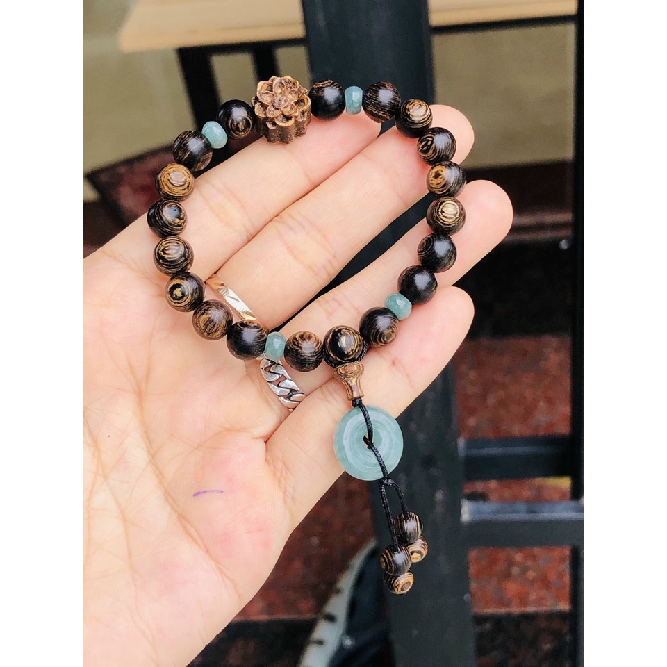 Vòng tay trầm hương sánh chìm mix đá lam ngọc