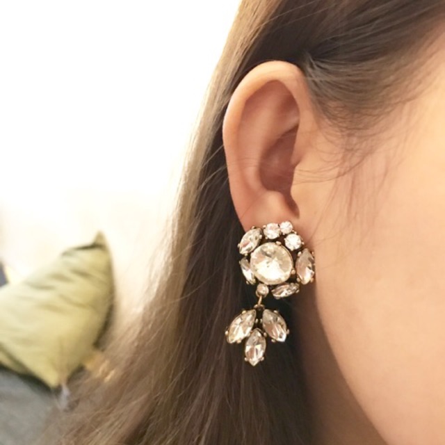 Bông tai đính đá dự tiệc