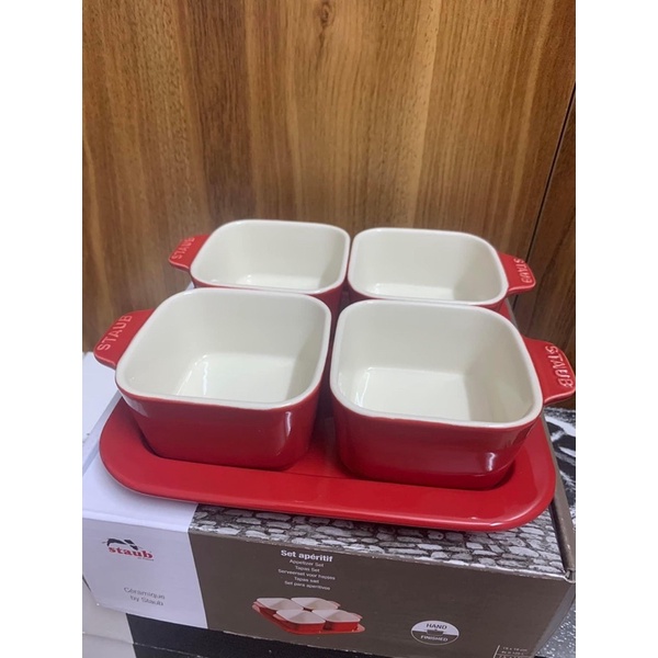 Sét 4 hũ staub kèm đĩa màu đỏ