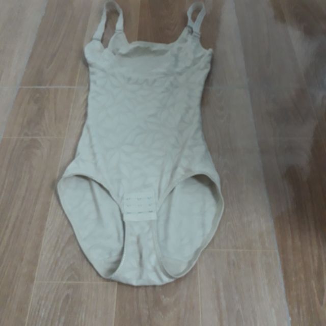 Áo tâpjjhh