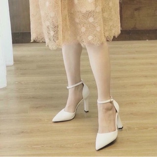 Sandan gót trụ kín mũi 9 cm