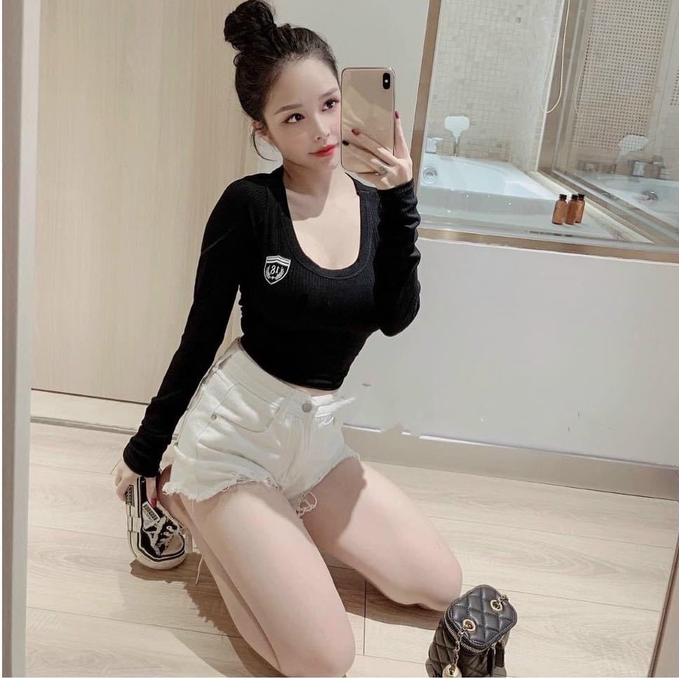 Áo croptop tay dài cổ u thêu logo thun gân co giãn ôm body