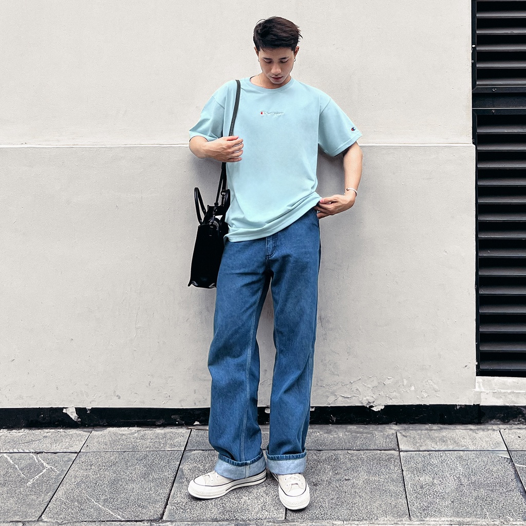 Áo Thun Champion Xanh Da Trời Thêu Chữ Màu Trắng Ở Giữa Chất Liệu 100% Cotton Thoáng Mát Form Rộng Thoải Mái