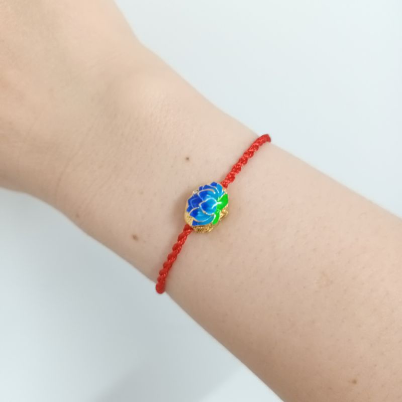 Vòng chỉ đỏ bông sen nepal xanh ngọc quyền năng bình an may mắn