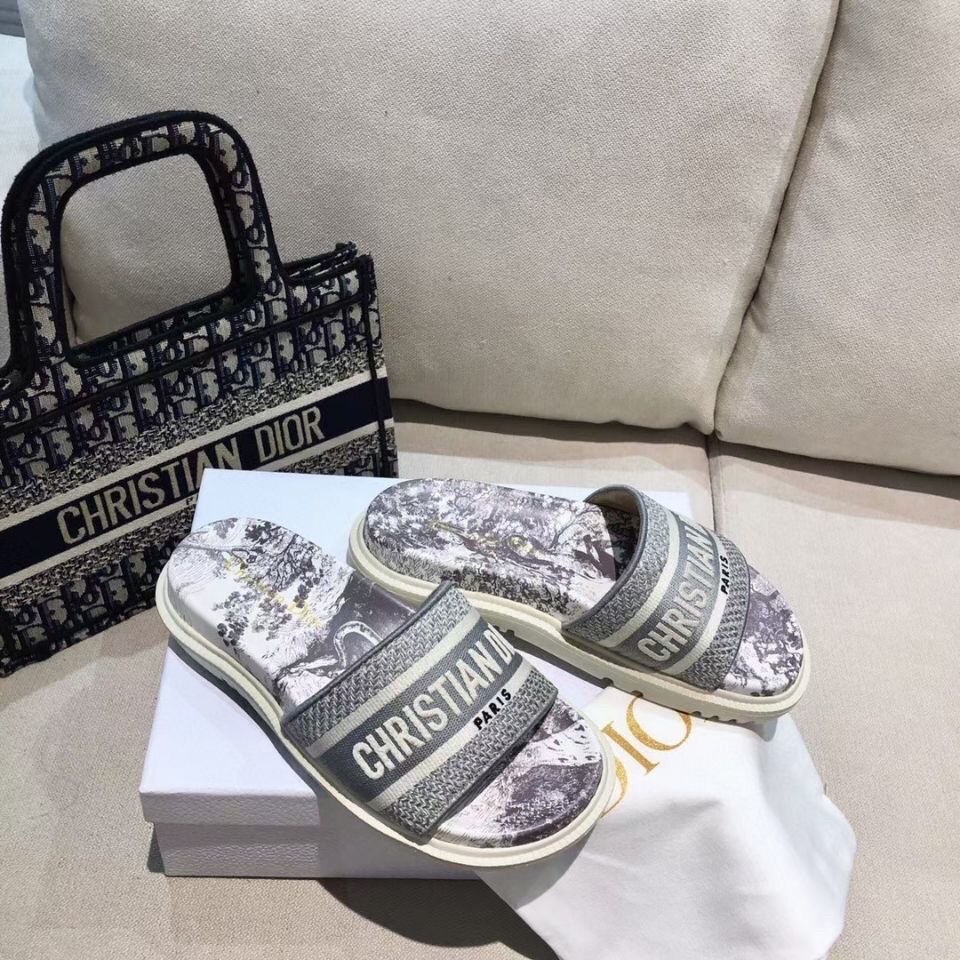 Dép Quai Ngang Đế Dày Thêu Họa Tiết Thời Trang Cho Nữ 2022