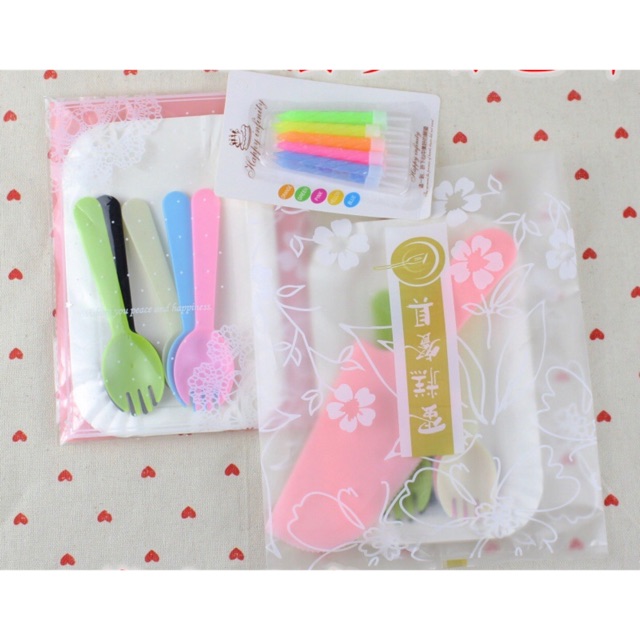 Bộ thìa + dĩa + nến bánh sinh nhật