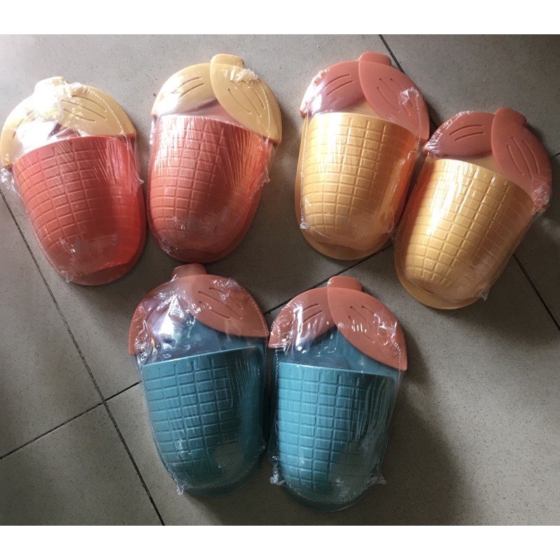 Hộp đựng bàn chải đánh răng, đồ trang điểm dán tường hình bắp ngô dễ thương