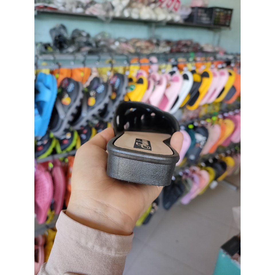 Giầy sục nữ nhựa mũi nhọn đi mưa nhiều màu cao 2cm