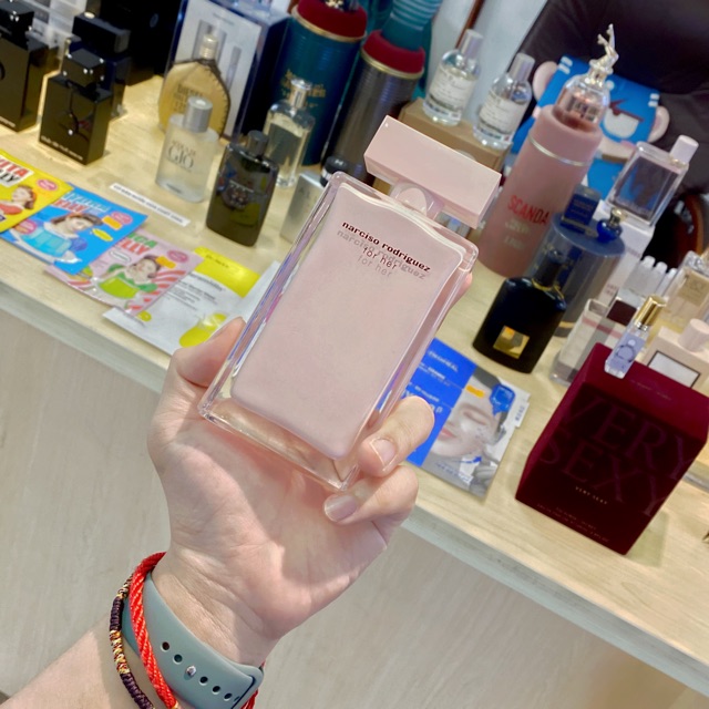 Nước hoa nữ Narciso for Her 10ML mát rượi, nhẹ nhàng.