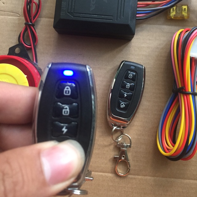 Bộ Chống trộm xe máy có 2 remote Audi cho xe HONDA, YAMAHA (2018)