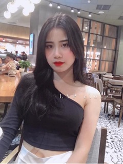 Crop top cổ lệch
