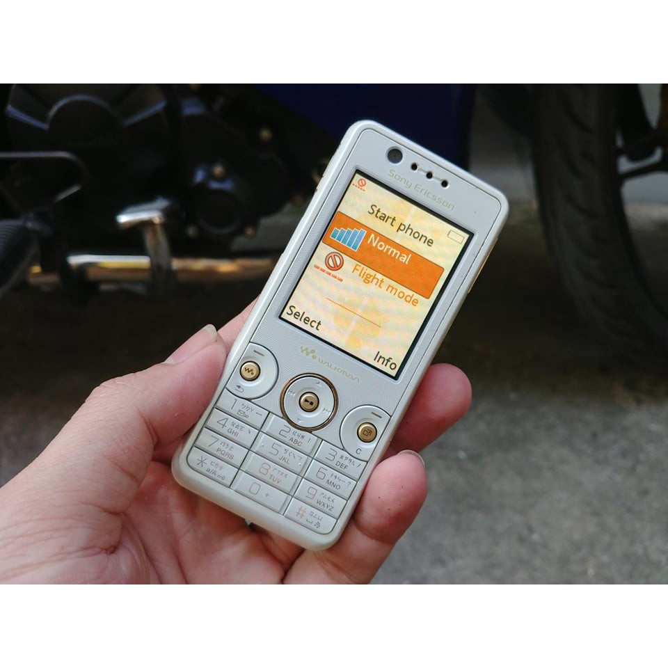 Điện thoại Sony Ericsson W660i chính hãng