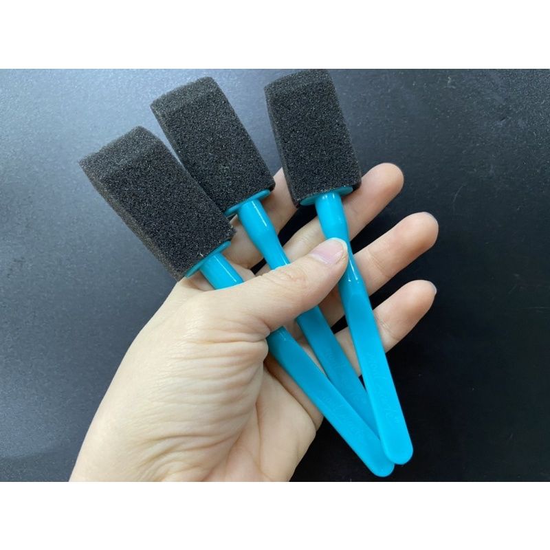 Vệ sinh cửa gió lưới tản nhiệt xe oto