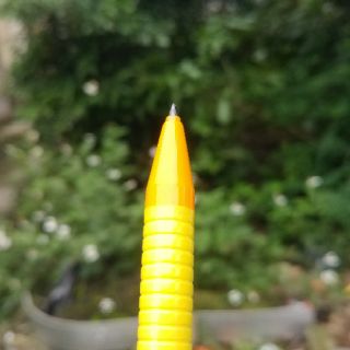 Bút chì bấm ngòi 2B