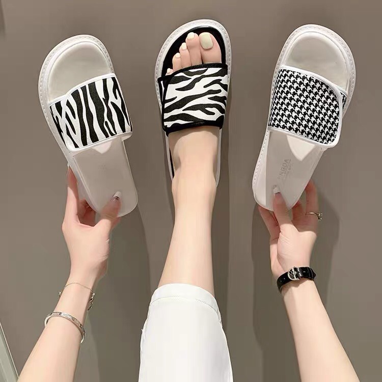 Dép Xỏ Ngón Đế Bánh Mì Dây Mảnh Cực Xinh Cao 2CM