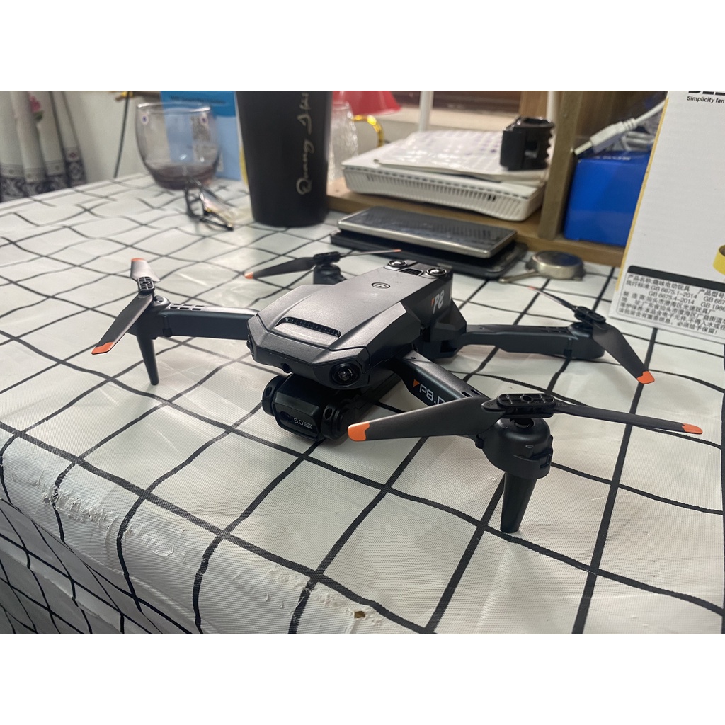Flycam Máy bay điều khiển từ xa P8 - Pro Camera 4K HD kết nối wifi qua Smart phone, trang bị cảm biến va chạm 4 chiều