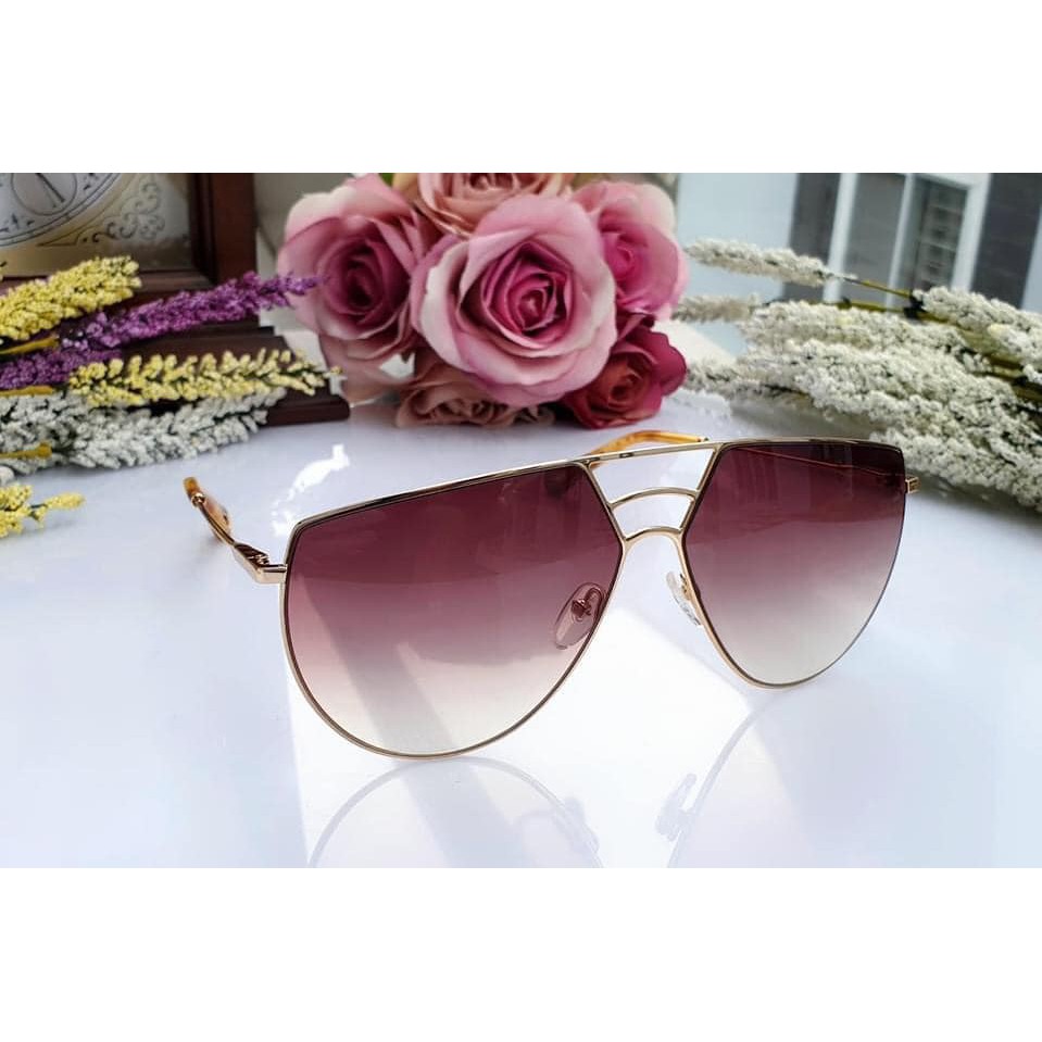 Kính mát nữ chính hãng Chloé Thiết kế sang trọng lên mặt siêu đẹp,lại tôn da trắng tinh
