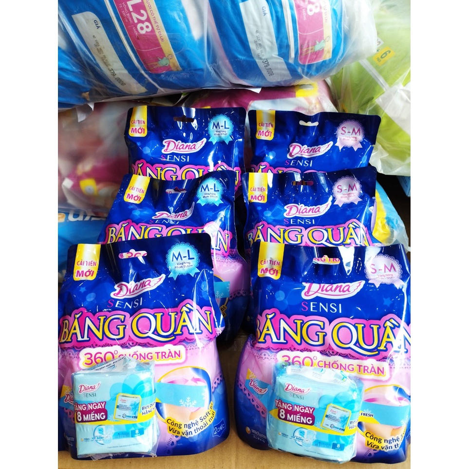 Băng vệ sinh Diana ban đêm dạng quần size M/L gói 5 miếng