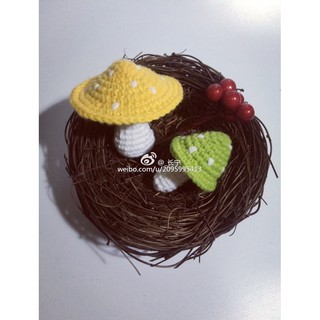 Móc khoá nấm bằng len