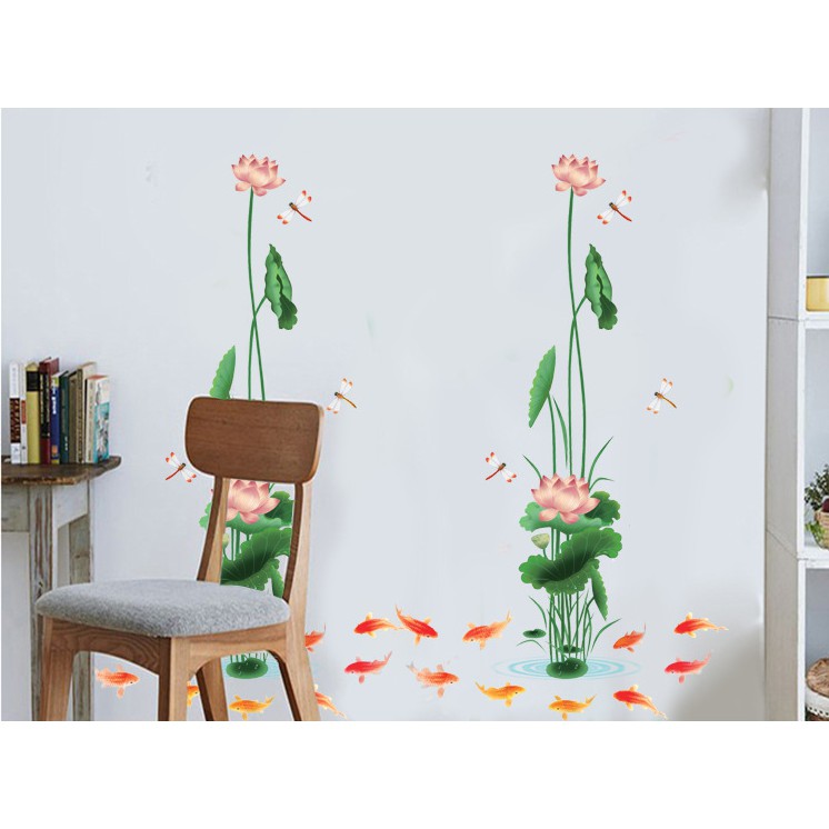 Decal trang trí tường Hoa Sen nhánh dà và đàn cá KOI bơi quanh hồ