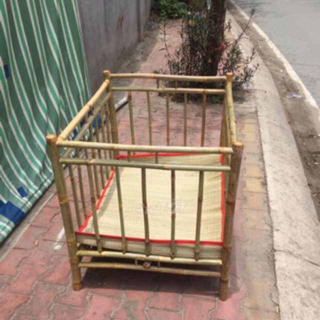 Cũi em bé cao cấp tặng chiếu lót