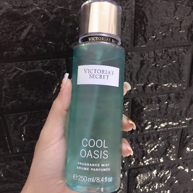 Xịt body của victoriA