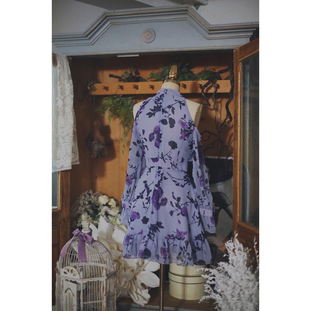 Váy đi biển dài tay, Đầm thiết kế hở vai màu tím họa tiết hoa đủ 4 size e1183