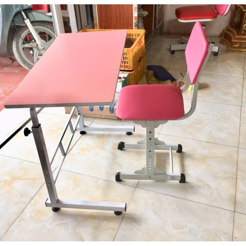 Bàn ghế tăng chỉnh cho bé