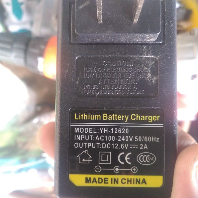 Sạc pin máy khoan 12V-2A