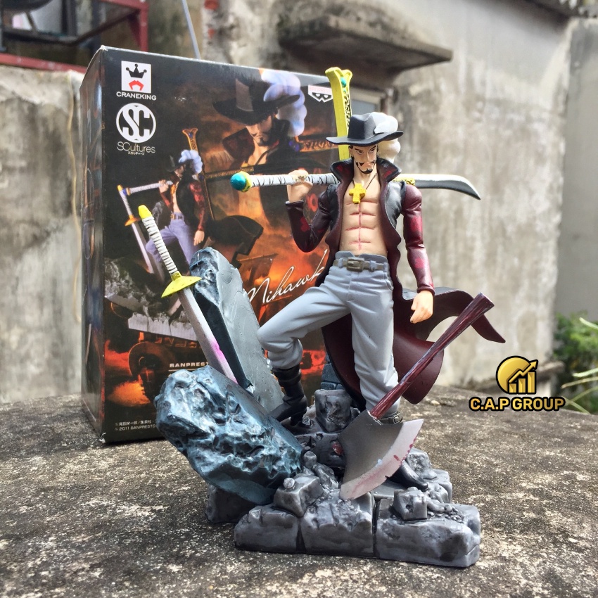 Mô hình One Piece Vua Hải Tặc nhân vật Mắt diều hâu Dracule Mihawk Figure - X30