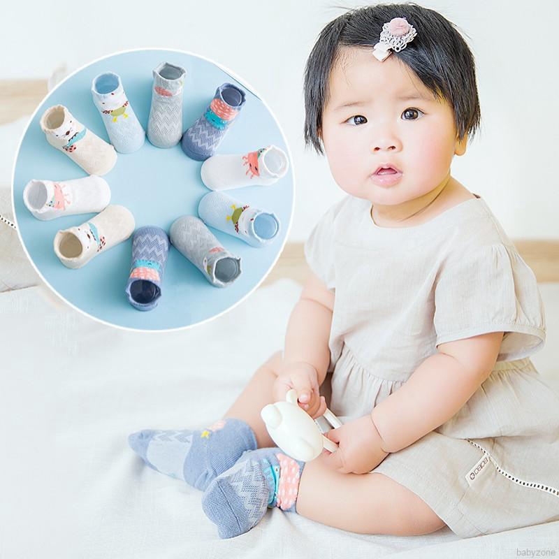 Bộ 5 đôi tất chân chất liệu cotton chống trượt họa tiết hoạt hình xinh xắn cho bé