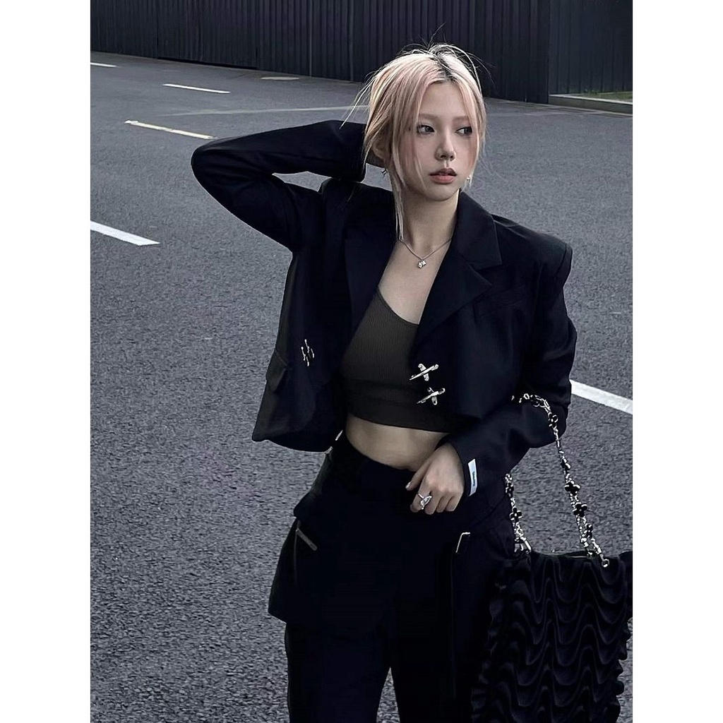 Hot!F &amp; X Bán Chạy Áo Khoác Vest Ngắn Vai Có Nút Cài Kim Loại Thiết Kế Kiểu Bất Đối Xứng Thời Trang 2022 Dễ Phối Đồ Cho Nữ