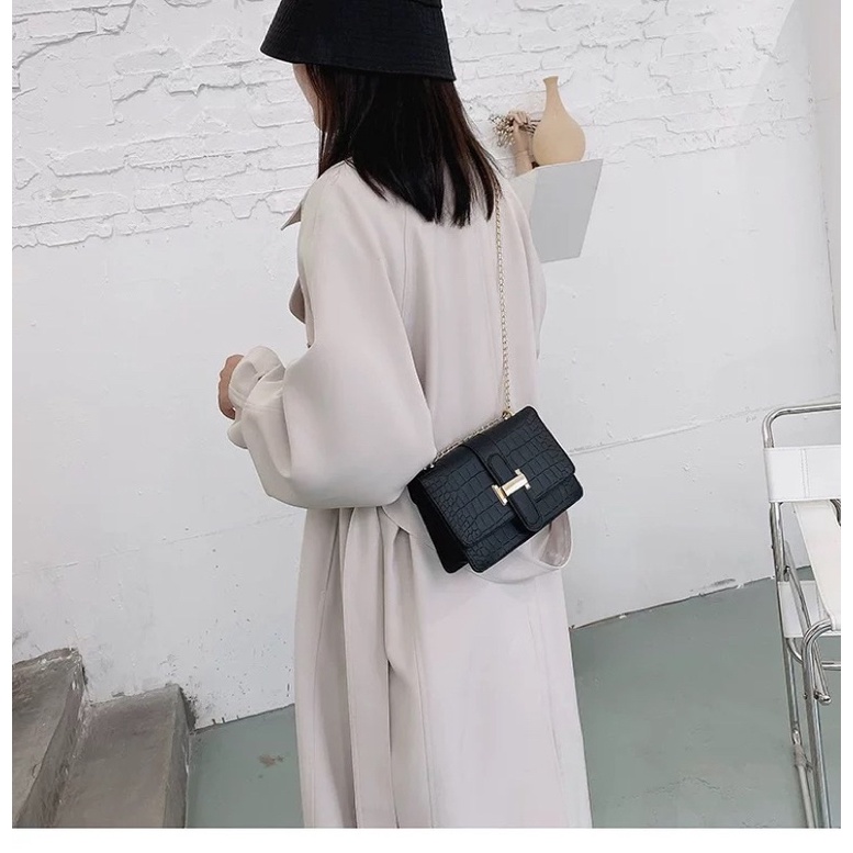 [AFF4SMA giảm đến 25K đơn 99K] Túi xách nữ, túi đeo chéo vân da cá sấu khóa chữ H trẻ trung thanh lịch BELI05