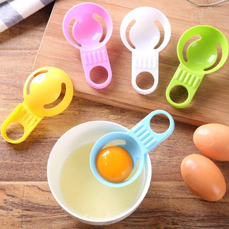 Dụng cụ tách lòng đỏ trứng dễ dàng