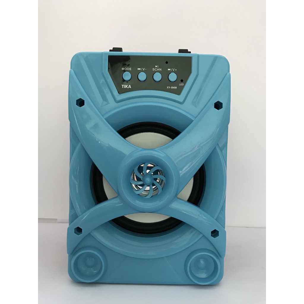 Thùng loa nghe nhạc bluetooth có khe cắm thẻ nhớ và usb rất hay, có đế để điện thoại xem phim nghe nhạc tiện dụng
