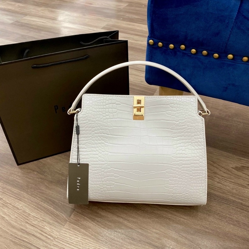 PEDRO NEW NEW !!!  PW2-56610013  Kiểu túi xách tay nữ mang phong cách giản dị ,tinh tế