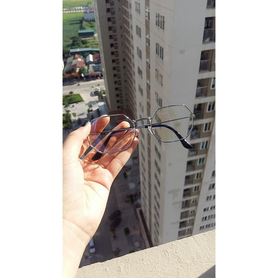 kính lục giác VUÔNG nobita