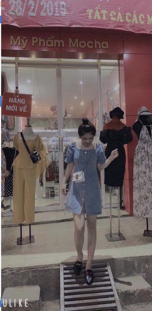 ĐẦM XÒE JEAN CỔ VUÔNG PHỐI NÚT TAY CON